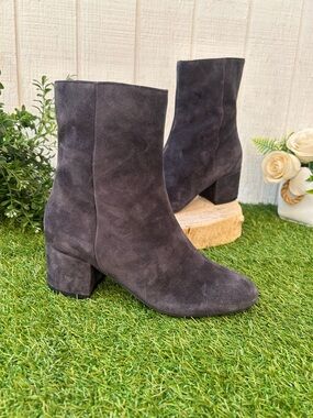 Aquatalia Aquatalia Leonora Waterproof Suede Bootie Women's Navy size 6
$495